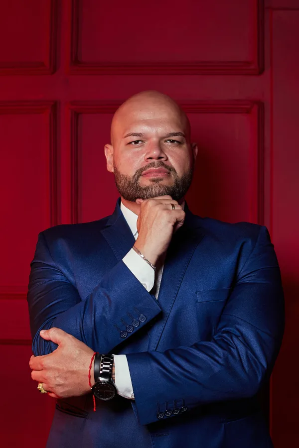 Dr. Guilherme Holuboski